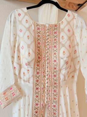 Indian dress Embroidered Long Tunic with Pink & Gold Accents (new)